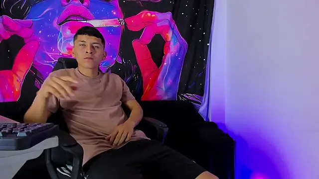 MAXXY CUTE online show from 03-14-25, 05:24