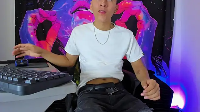 MAXXY CUTE online show from 03-21-25, 05:12