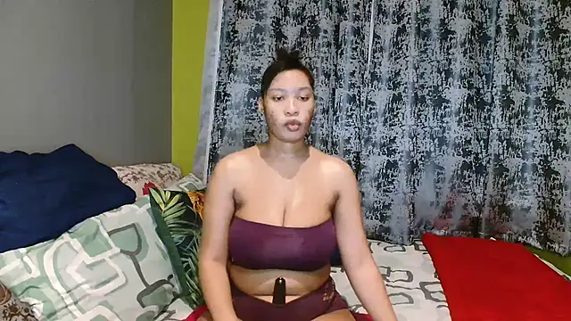Tallwildnspicey98 online show from 06-18-26, 04:57