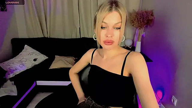 Melissa Rood online show from 03-11-25, 12:39