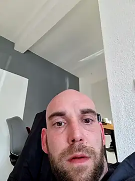 Snapshot of Smokeym123 chatting on 03-07-25, 02:34 Smokeym123 online show from 03-07-25, 02:34