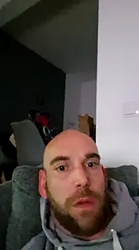 Snapshot of Smokeym123 chatting on 03-10-25, 02:06 Smokeym123 online show from 03-10-25, 02:06