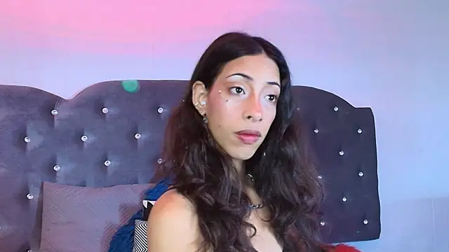 Lia Valmont online show from 02-05-26, 12:54