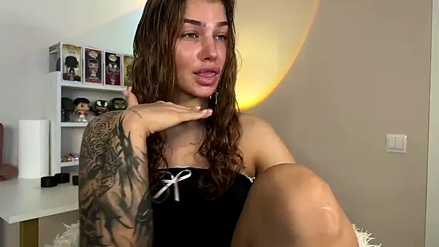 Anna Six online show from 10-05-25, 01:37