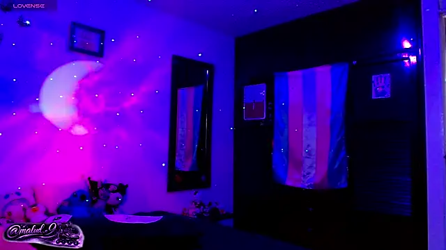 Snapshot of Malud09 chatting on 02-26-26, 01:10 Malud09 online show from 02-26-26, 01:10