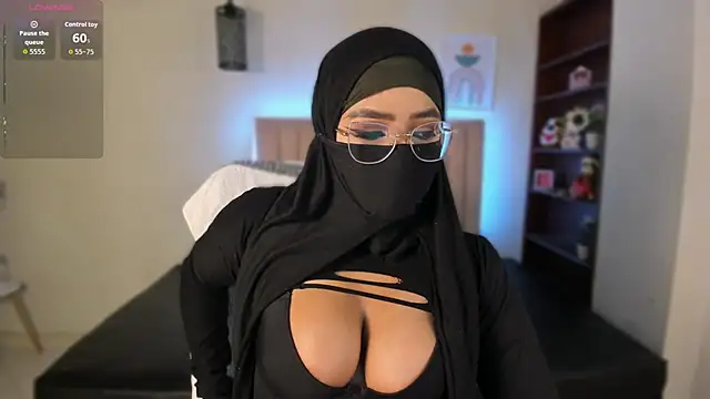 Snapshot of Sasha_Anaan chatting on 10-23-25, 08:24 Sasha Anaan online show from 10-23-25, 08:24