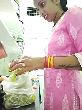 Hotty-Nidhi online show from 03-10-25, 02:59