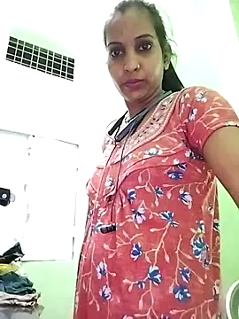 Hotty-Nidhi online show from 03-12-25, 02:23