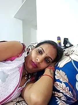 Hotty-Nidhi online show from 03-17-25, 05:38