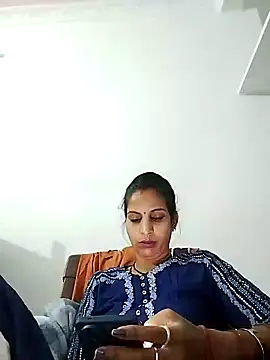 Hotty-Nidhi online show from 03-20-25, 01:37