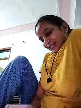 Hotty-Nidhi online show from 03-21-25, 02:07