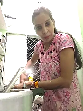 Hotty-Nidhi online show from 11-13-25, 03:55