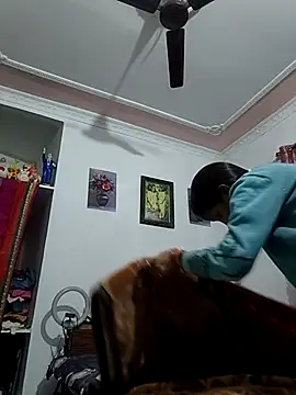 Hotty-Nidhi online show from 02-06-26, 04:39