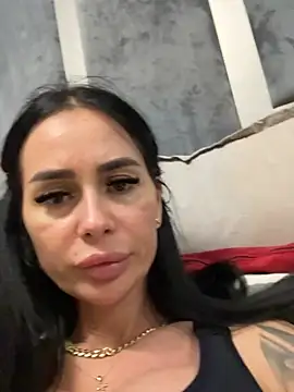 Snapshot of LaraVos chatting on 02-16-26, 04:47 LaraVos online show from 02-16-26, 04:47