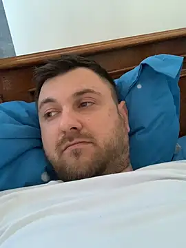 Snapshot of hugedickedd chatting on 03-26-26, 09:26 hugedickedd online show from 03-26-26, 09:26