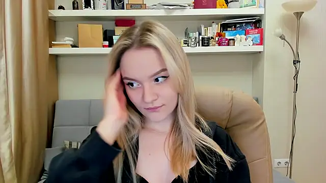 Kara Smith  online show from 03-06-25, 12:54