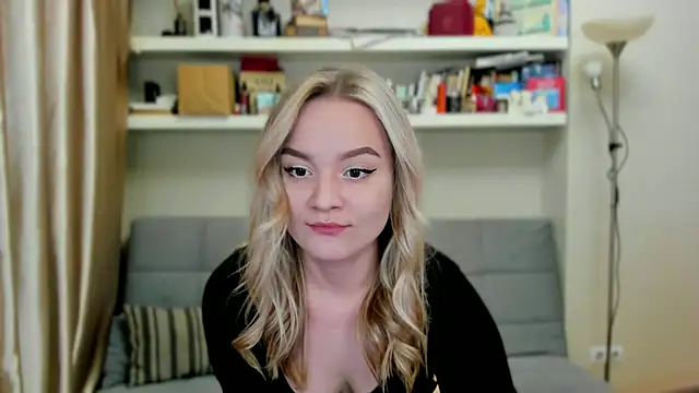 Kara Smith  online show from 10-01-25, 10:38