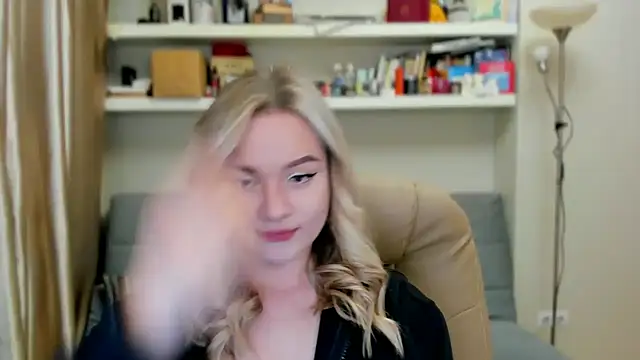 Kara Smith  online show from 10-02-25, 10:39