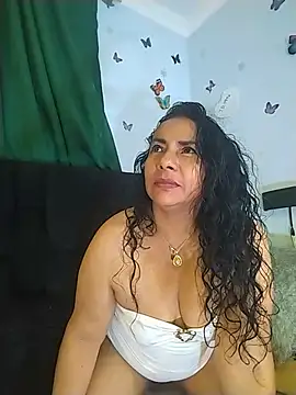 AlexaNovoa  online show from 06-05-26, 01:45