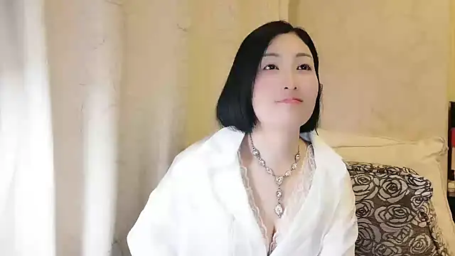 Snapshot of Rachel-6600 chatting on 04-15-26, 02:13 Rachel-6600 online show from 04-15-26, 02:13