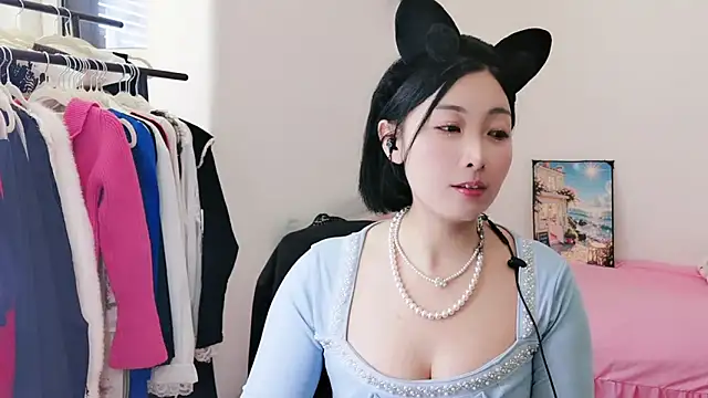 Snapshot of Rachel-6600 chatting on 05-09-26, 05:23 Rachel-6600 online show from 05-09-26, 05:23