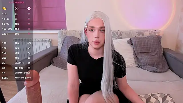 Snapshot of Hentailove20 chatting on 09-27-25, 12:21 Hentailove20 online show from 09-27-25, 12:21