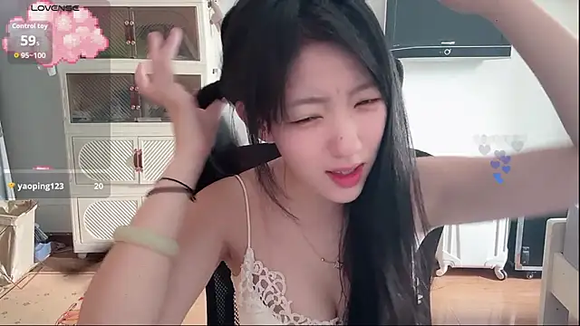 Snapshot of umi-dd chatting on 06-18-26, 04:57 umi-dd online show from 06-18-26, 04:57