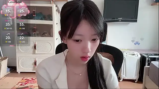Snapshot of umi-dd chatting on 06-25-26, 04:01 umi-dd online show from 06-25-26, 04:01