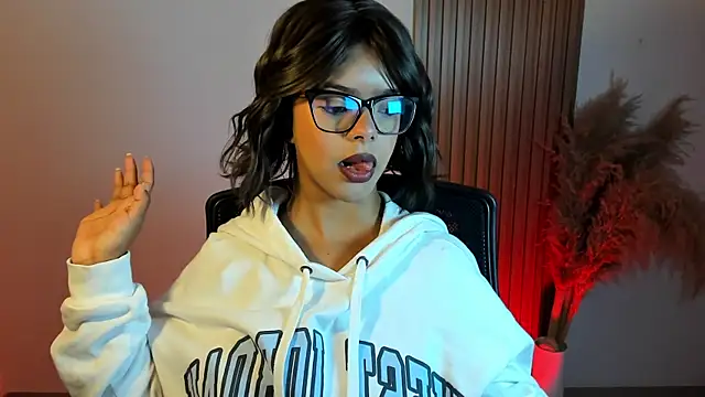 Milabrown  online show from 10-16-25, 01:45