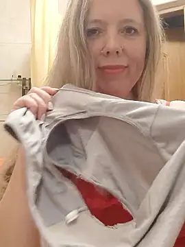 Snapshot of Irina3718 chatting on 10-07-25, 09:17 Irina3718 online show from 10-07-25, 09:17