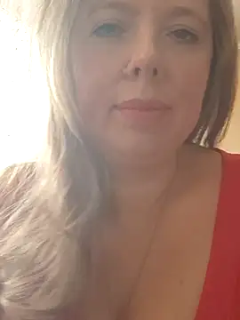 Snapshot of Irina3718 chatting on 10-17-25, 10:18 Irina3718 online show from 10-17-25, 10:18