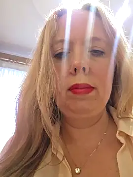 Snapshot of Irina3718 chatting on 04-22-26, 03:57 Irina3718 online show from 04-22-26, 03:57