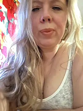 Snapshot of Irina3718 chatting on 04-28-26, 03:17 Irina3718 online show from 04-28-26, 03:17