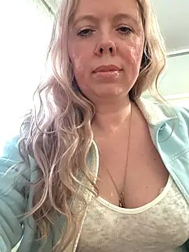 Snapshot of Irina3718 chatting on 04-29-26, 02:54 Irina3718 online show from 04-29-26, 02:54