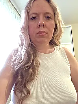 Snapshot of Irina3718 chatting on 05-30-26, 02:58 Irina3718 online show from 05-30-26, 02:58