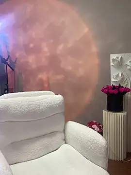 Baby-youyou online show from 03-18-25, 08:26