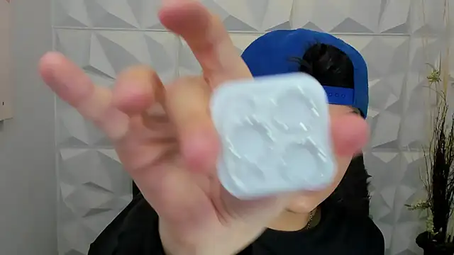 Sam Daves online show from 12-04-25, 02:26