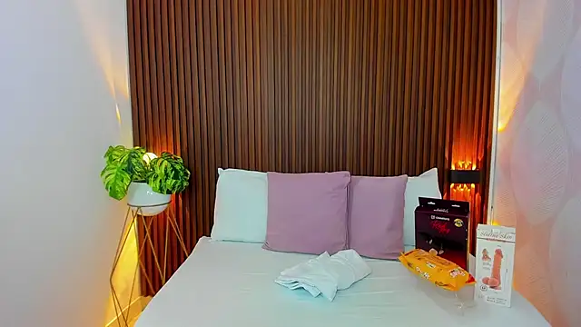 sophia martinezz  online show from 03-19-25, 12:12