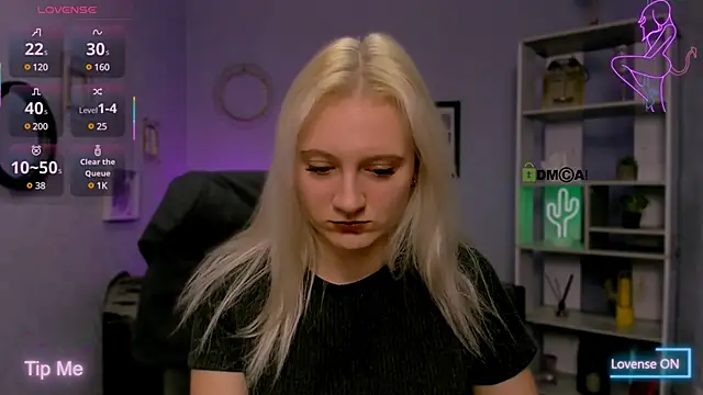 Snapshot of madam_uliis chatting on 03-20-25, 12:00 madam uliis online show from 03-20-25, 12:00