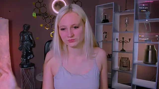 Snapshot of madam_uliis chatting on 06-16-26, 01:58 madam uliis online show from 06-16-26, 01:58