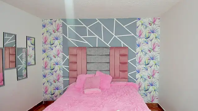 Snapshot of Asaray_T chatting on 03-19-25, 07:17 Asaray T online show from 03-19-25, 07:17