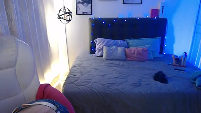 Rose Thompson1 online show from 11-23-25, 02:06