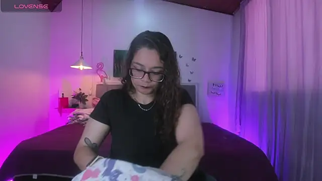 Rose Thompson1 online show from 04-21-26, 01:28