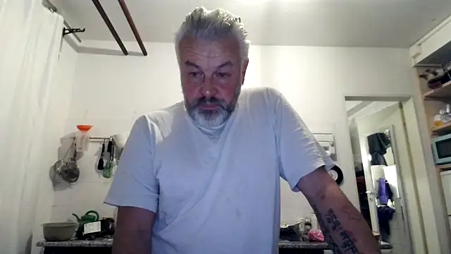 Berg Boy online show from 11-05-25, 04:56