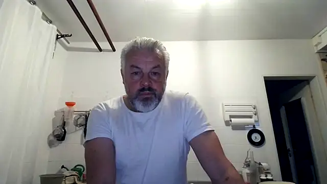 Berg Boy online show from 11-07-25, 04:34