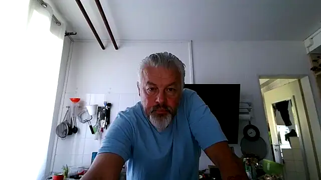 Snapshot of Berg_Boy chatting on 05-24-26, 06:40 Berg Boy online show from 05-24-26, 06:40