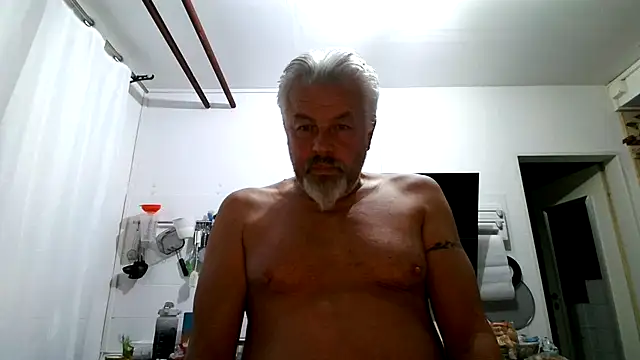 Snapshot of Berg_Boy chatting on 05-24-26, 09:31 Berg Boy online show from 05-24-26, 09:31