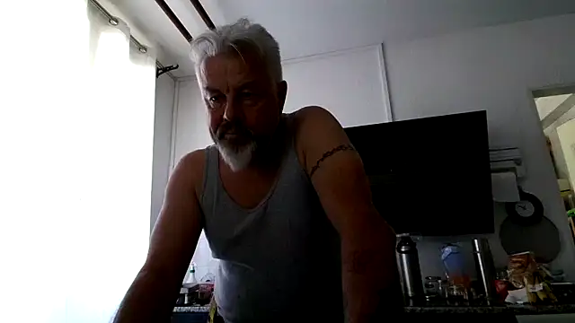Snapshot of Berg_Boy chatting on 06-16-26, 10:51 Berg Boy online show from 06-16-26, 10:51