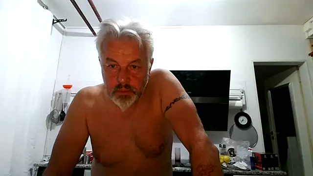 Snapshot of Berg_Boy chatting on 07-08-26, 10:36 Berg Boy online show from 07-08-26, 10:36