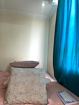 Ivelleee  online show from 11-09-25, 01:42